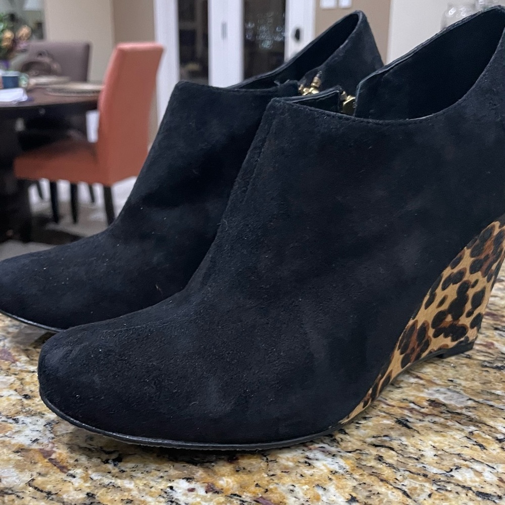 Vince Camuto Wedge Booties size 8